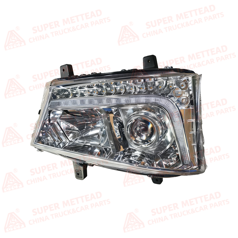 Right Front Headlight 37110202000C00C (1) Right Front Headlight 37110202000C00C FAW - Image 1