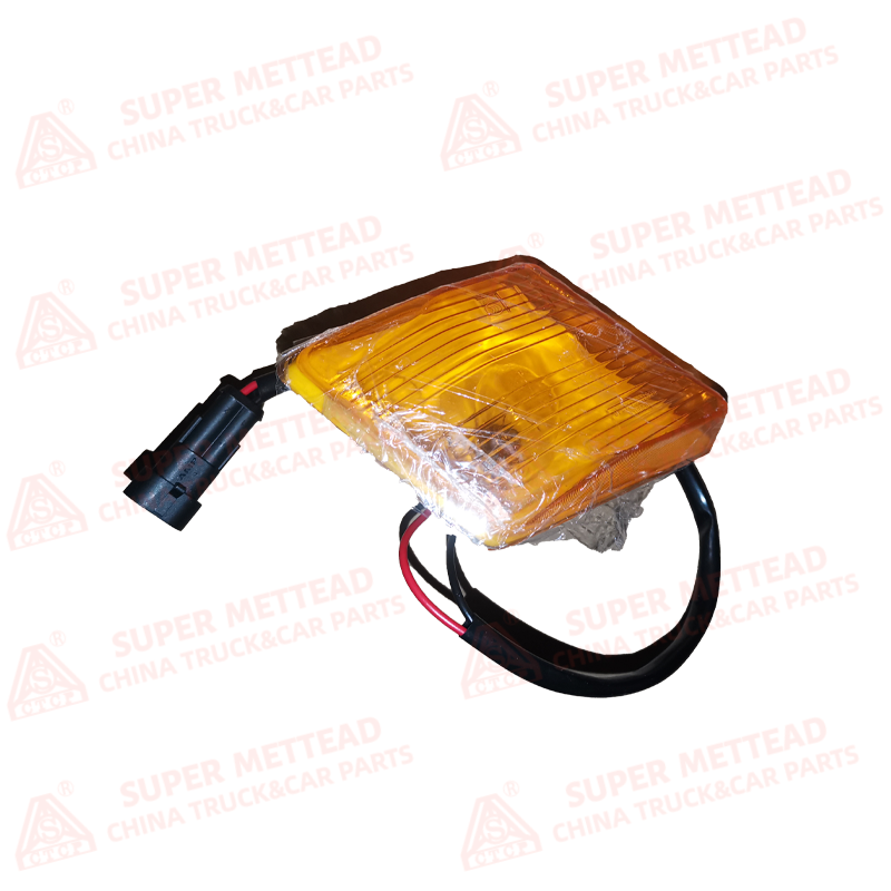 Right Turn Signal Light DZ97189721340 (1) Right Turn Signal Light DZ97189721340 SHACMAN - Image 1