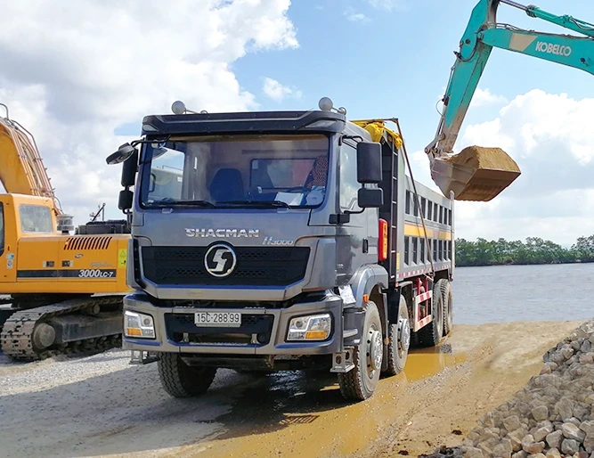 Shacman Cabin Parts for heavy-duty truck maintenance