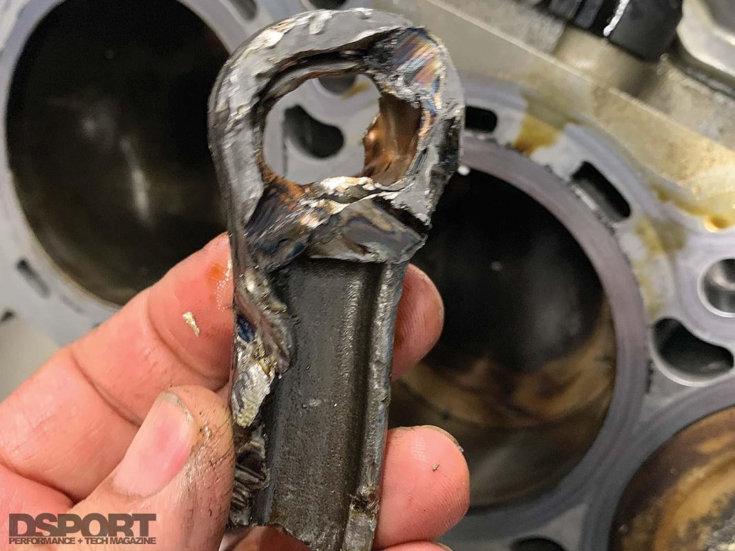 Foreign-object-ingestion-connecting-rod